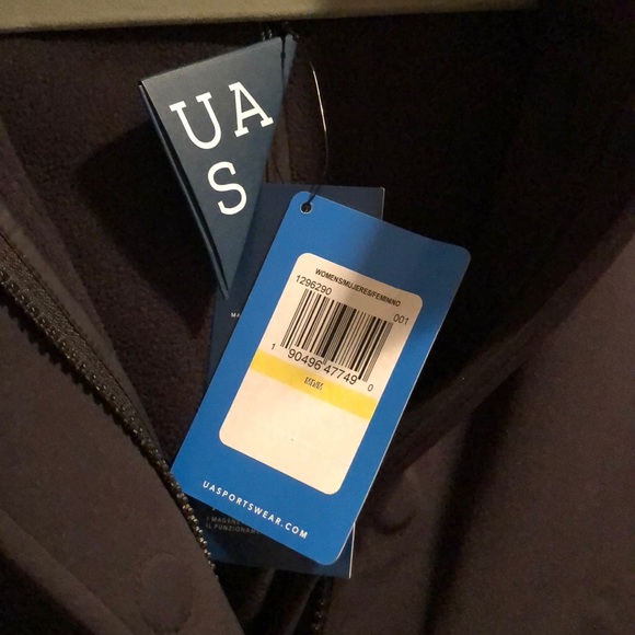 NWT! Under Armour Black Winter Coat. Size Medium. - Picture 7 of 8